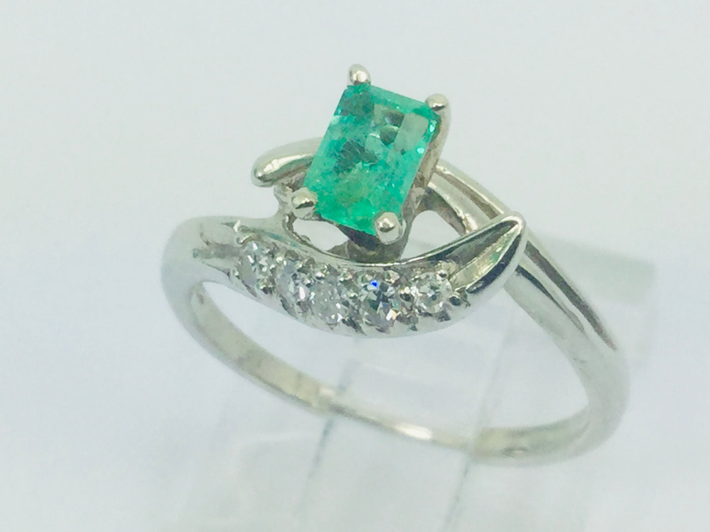 14k White Gold Emerald Cut 0.25ct Emerald May Birthstone & 0.075ct Diamond Ring