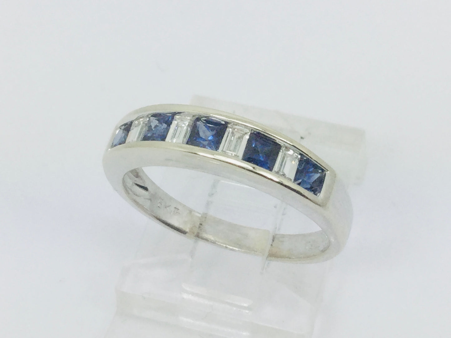 18k White Gold Princess Cut 50pt Sapphire & Baguette Cut 32pt Diamond Ring