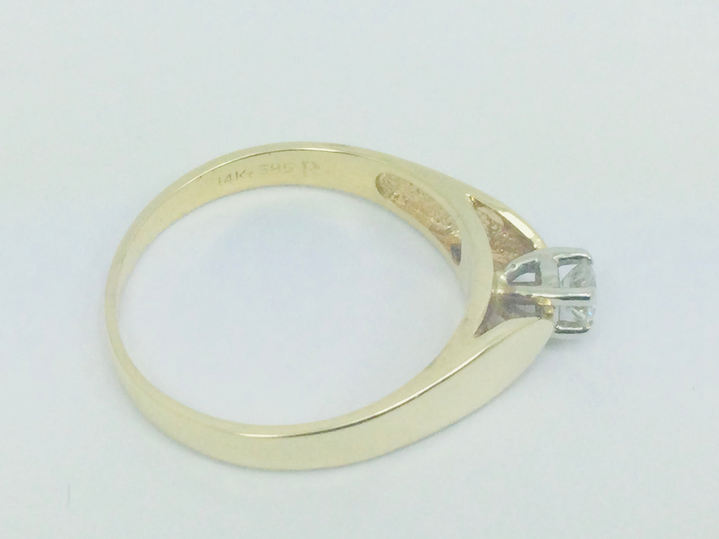 14k Yellow Gold Round Cut 16pt Diamond Solitaire Ring