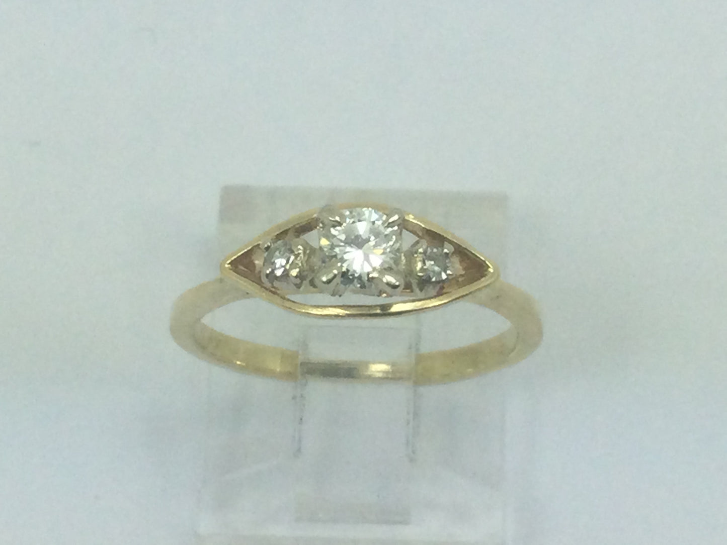 14k Yellow Gold Round Cut 20pt Diamond with Accent Ring