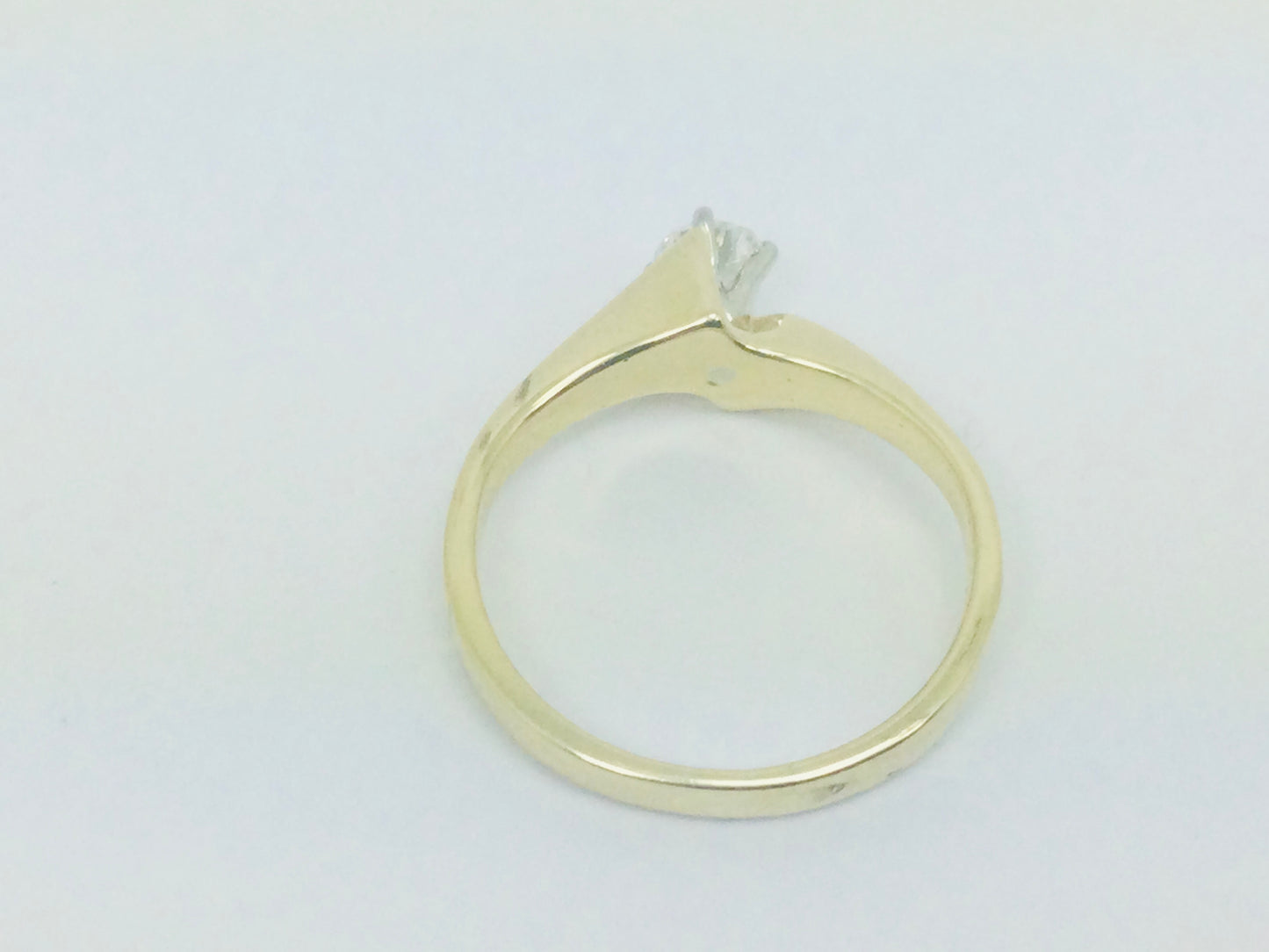 14k Yellow Gold Round Cut 18pt Diamond Solitaire Ring
