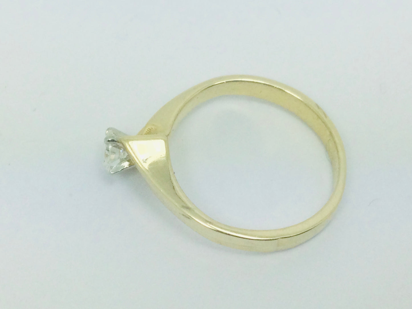 14k Yellow Gold Round Cut 18pt Diamond Solitaire Ring