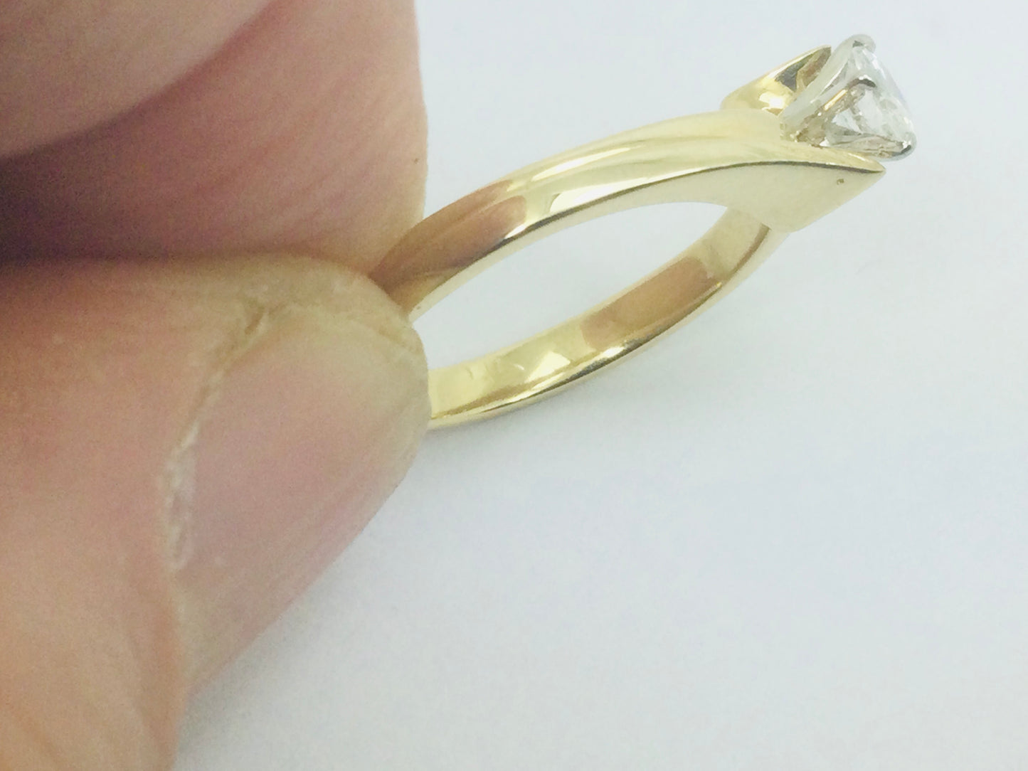 14k Yellow Gold Round Cut 18pt Diamond Solitaire Ring