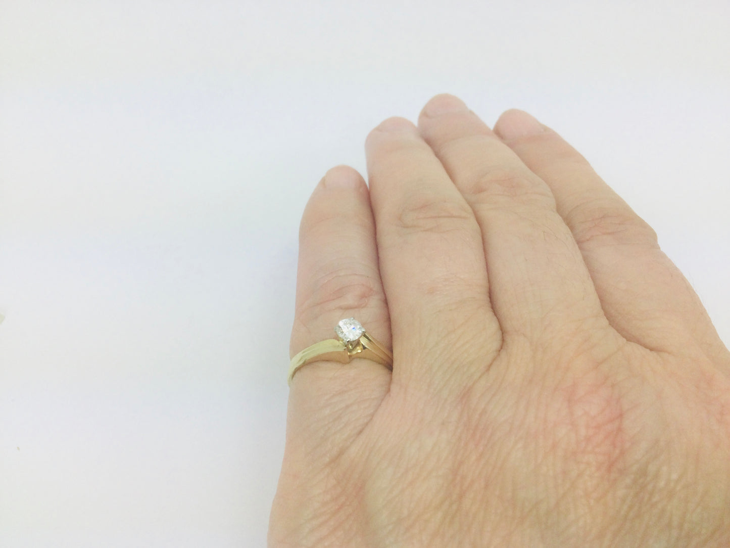 14k Yellow Gold Round Cut 18pt Diamond Solitaire Ring