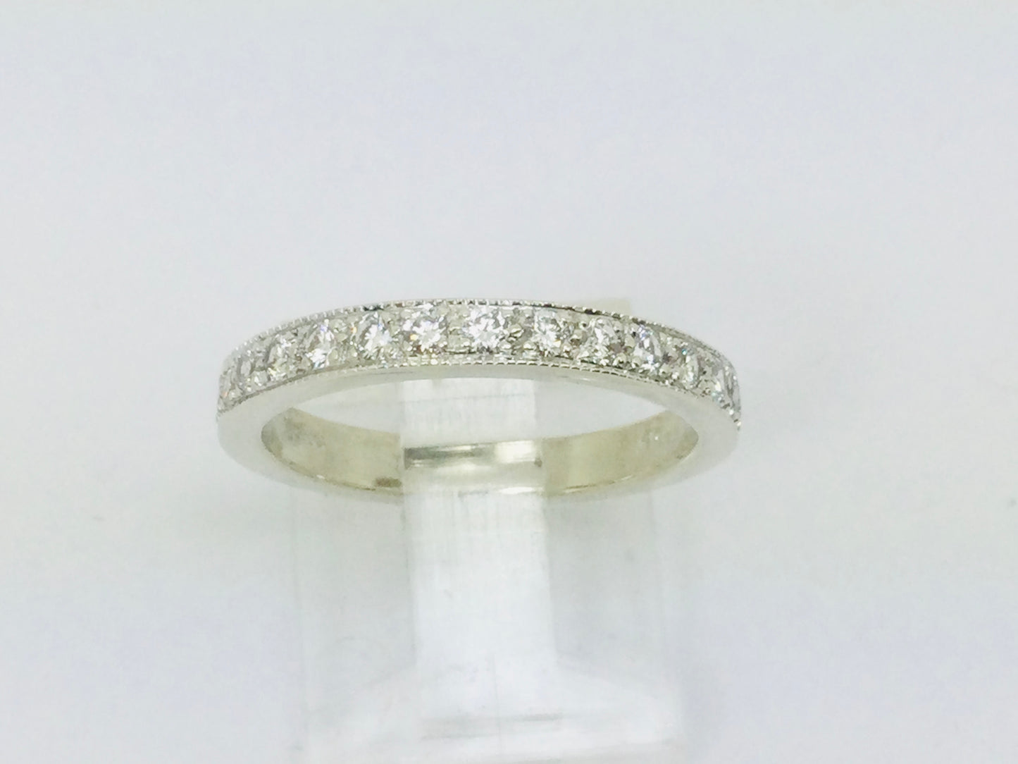 14k White Gold 22.5pt Round Cut Diamond Row Set Ring