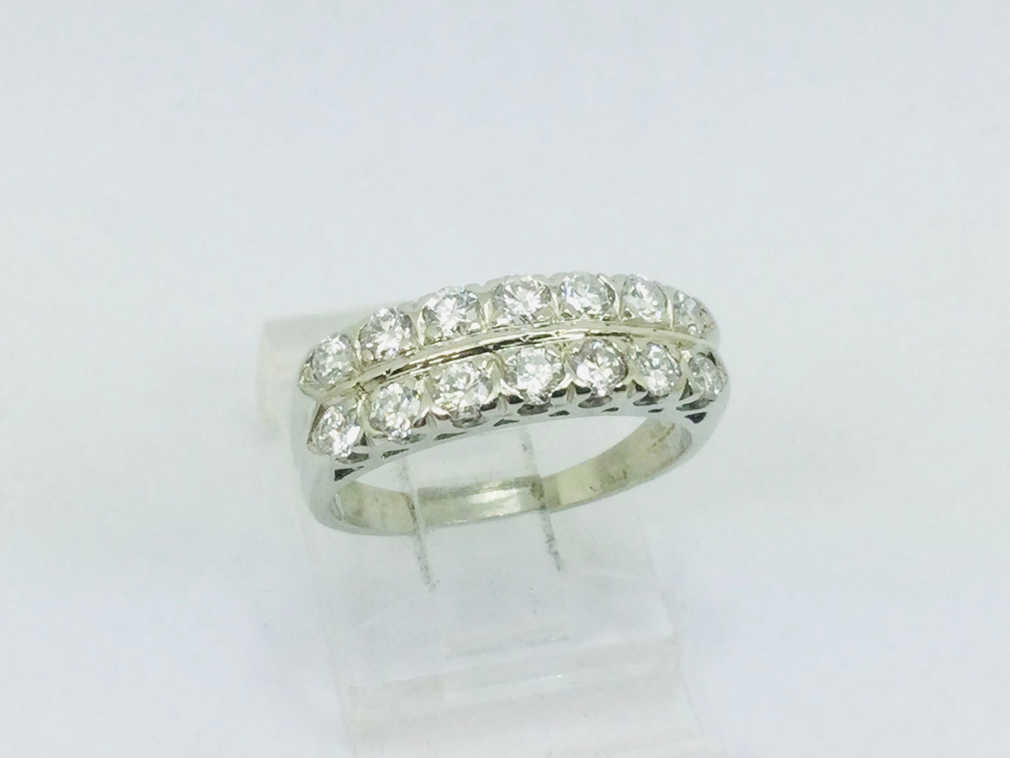 14k White Gold Round Cut 70pt Diamond Row Set Ring