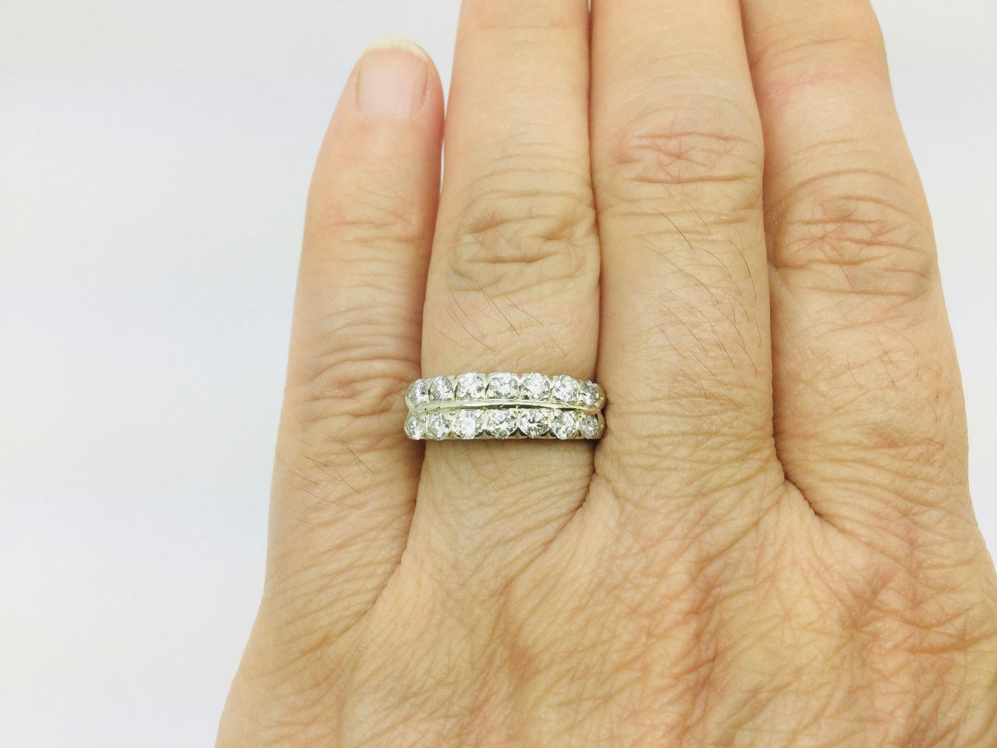 14k White Gold Round Cut 70pt Diamond Row Set Ring