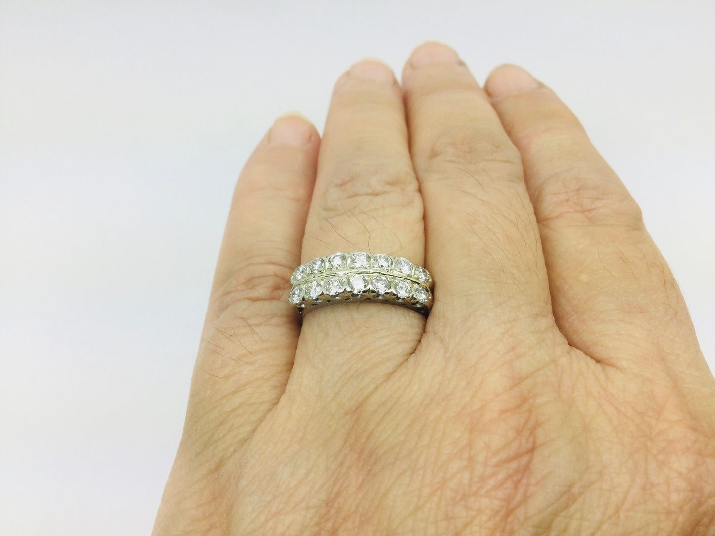 14k White Gold Round Cut 70pt Diamond Row Set Ring