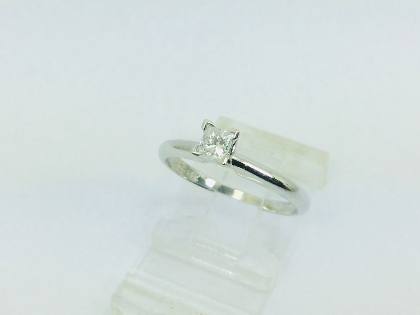 14k White Gold Princess Cut 17pt Solitaire Diamond Ring