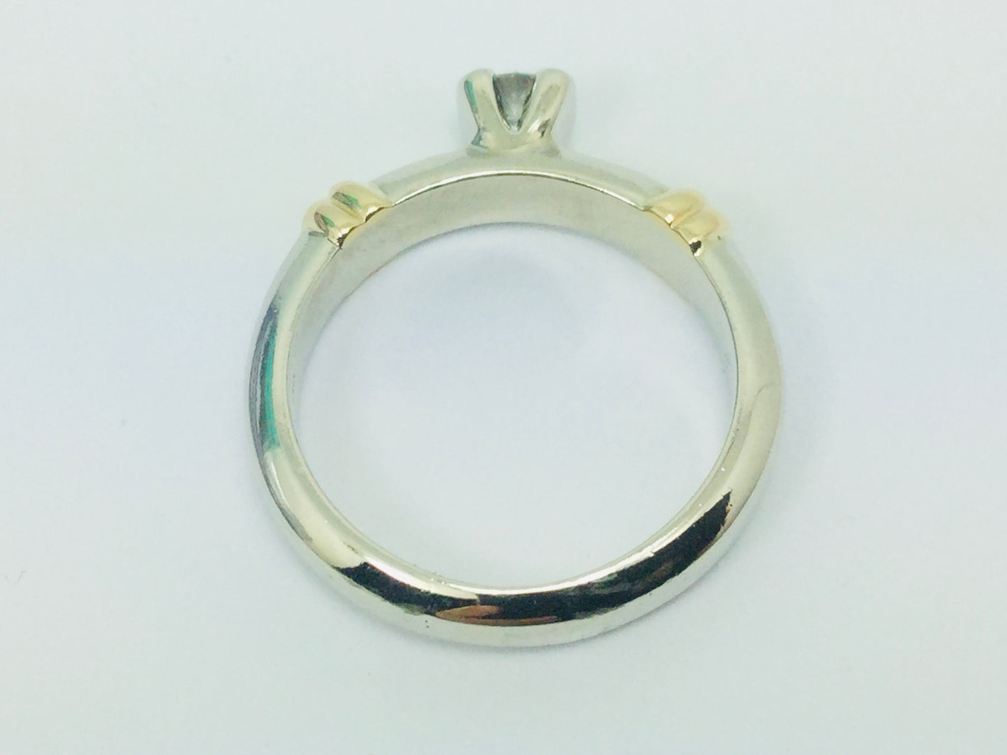 14k White and Yellow Gold Round Cut 25pt Diamond Solitaire Ring