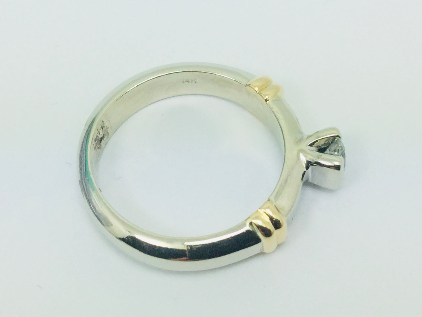 14k White and Yellow Gold Round Cut 25pt Diamond Solitaire Ring