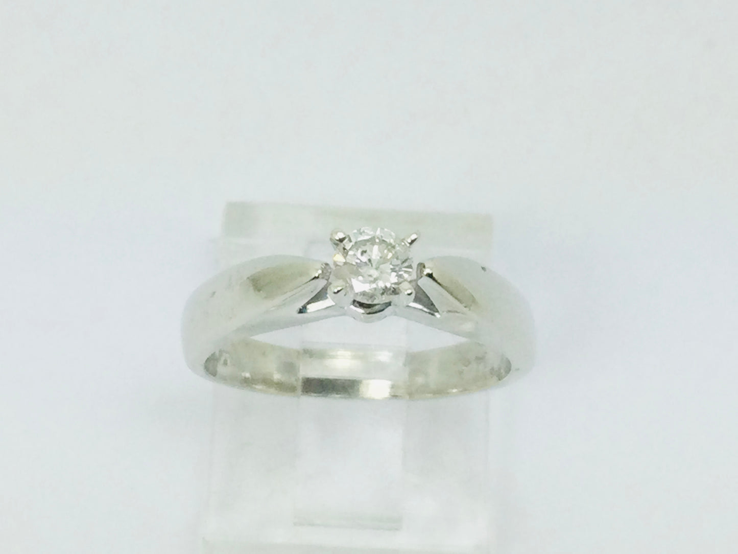 14k White Gold Round Cut 20pt Solitaire Diamond Ring