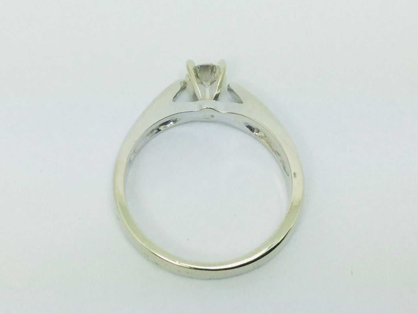 14k White Gold Round Cut 20pt Solitaire Diamond Ring