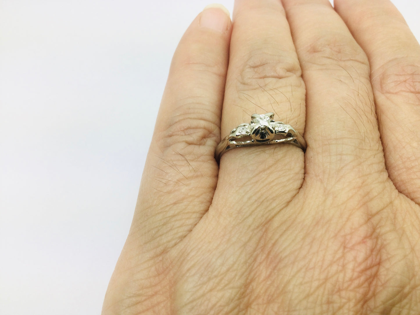 14k White Gold Vintage Round Cut 8pt Diamond with Diamond Accents Ring