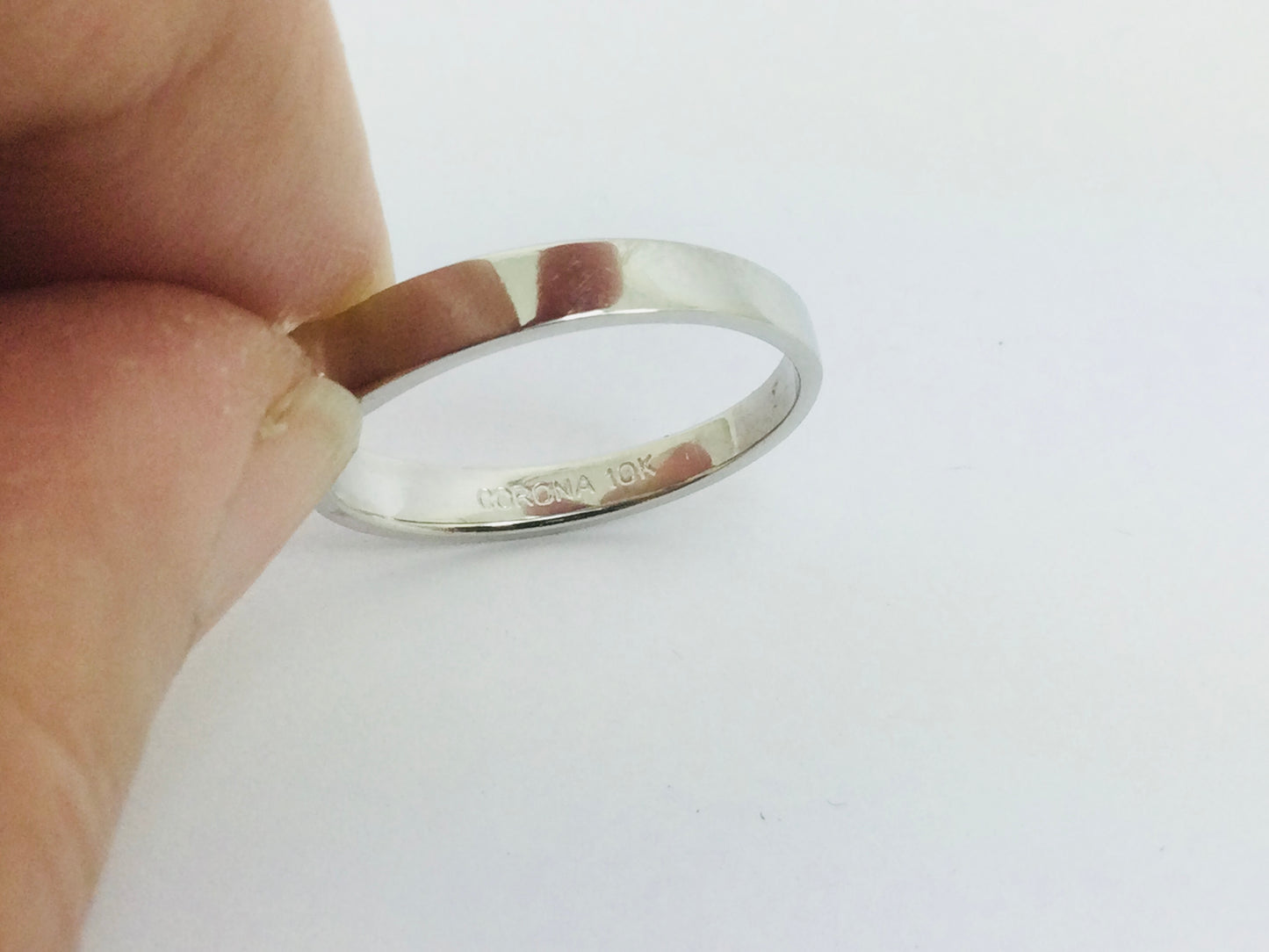 10k White Gold Round Cut 15pt Diamond Solitaire Ring