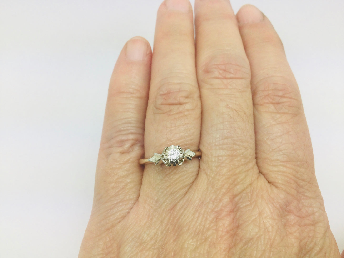 14k Yellow Gold Round Cut 15pt Diamond Solitaire Ring
