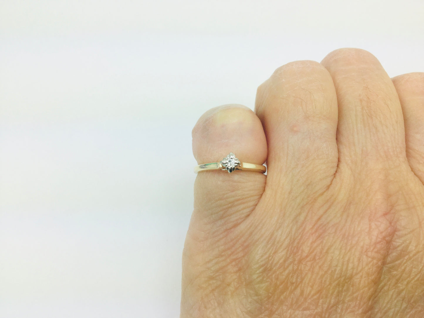 14k Yellow Gold Round Cut 3pt Diamond Ring