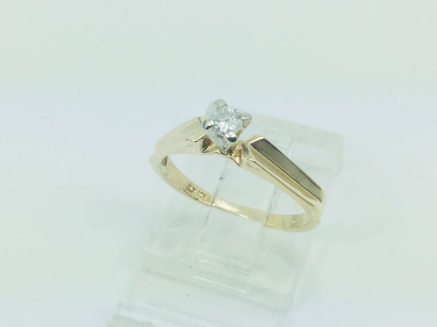 10k Yellow Gold Round Cut 8pt Solitaire Diamond Ring
