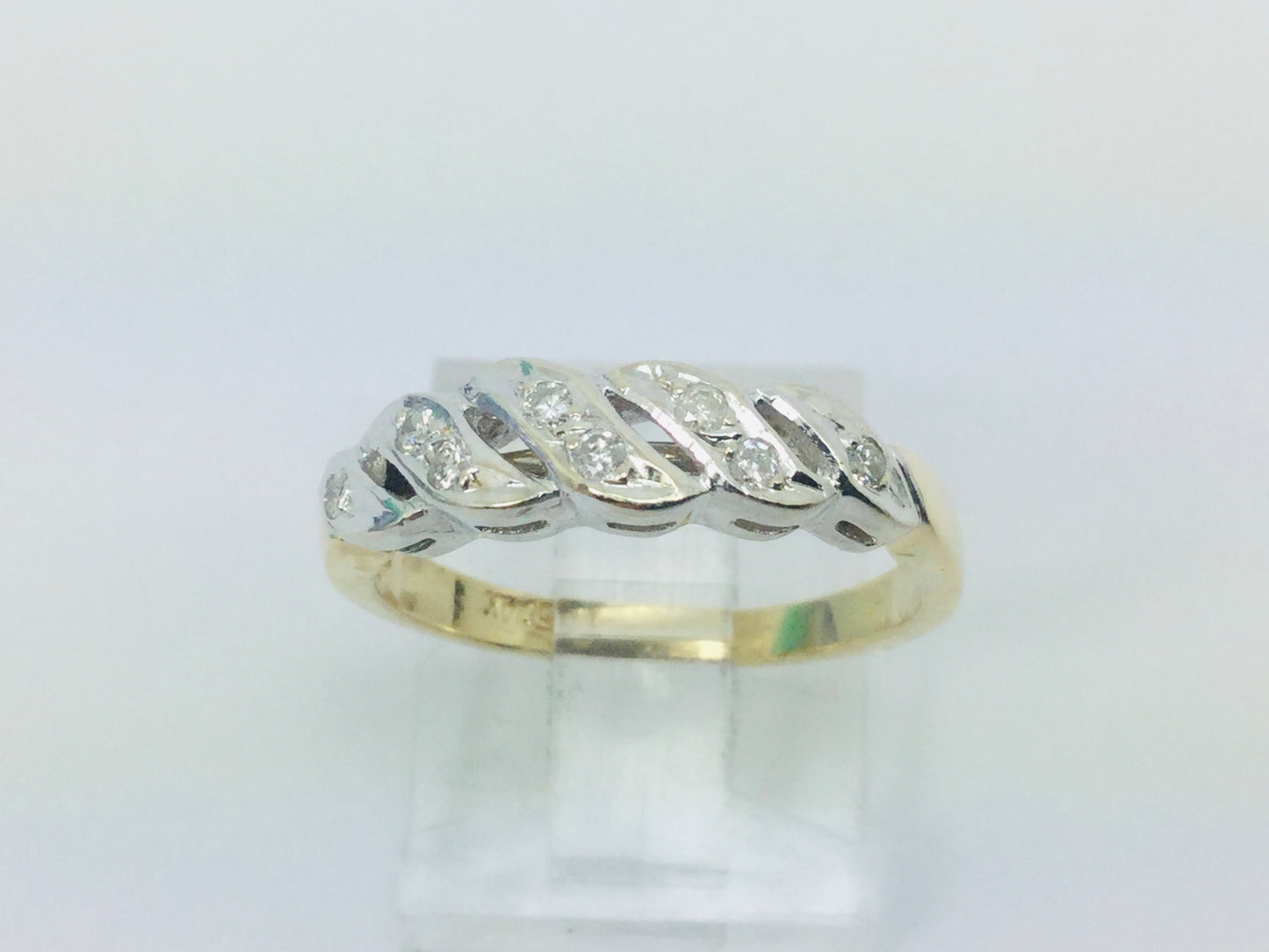 14k Yellow & White Gold Round Cut 12pt Diamond Ring