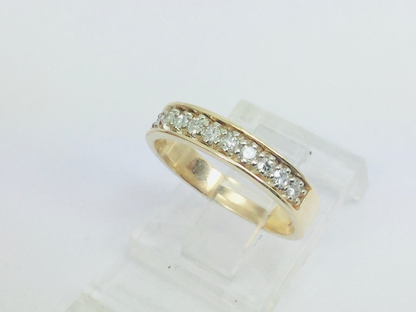 14k Yellow Gold Round Cut 22pt Diamond Row Set Ring