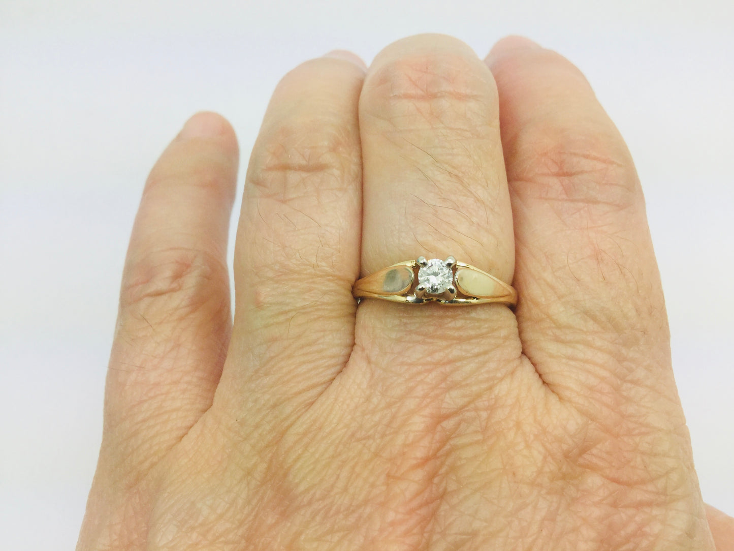 14k Yellow Gold Round Cut 0.15ct Diamond Solitaire Ring