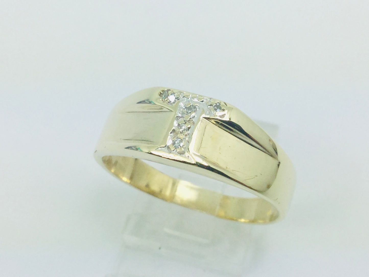 10k Yellow Gold Round Cut 5pt Diamond Letter 'T' Initial Ring