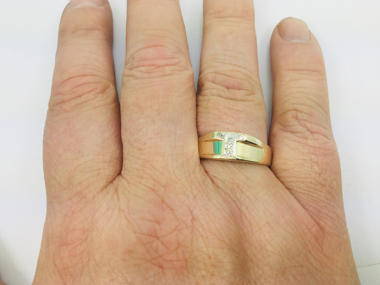 10k Yellow Gold Round Cut 5pt Diamond Letter 'T' Initial Ring