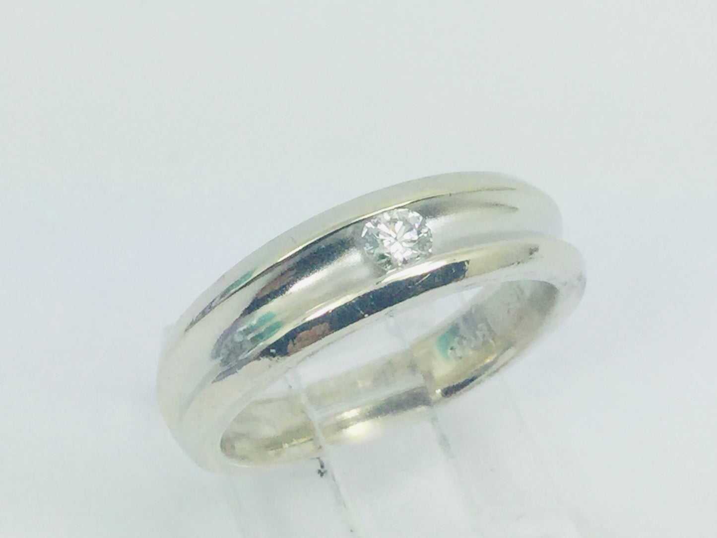 10k White Gold Round Cut 12pt Channel Set Diamond Solitaire Band Ring