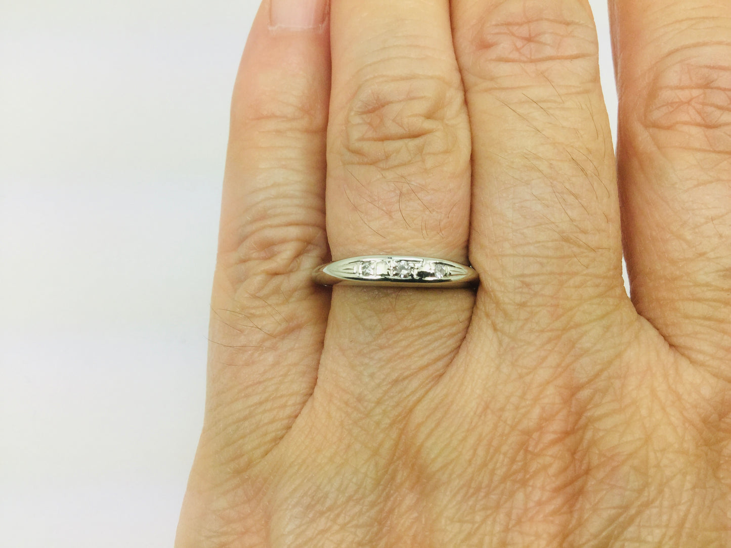 18k White Gold Round Cut 0.05ct Diamond Trinity Ring