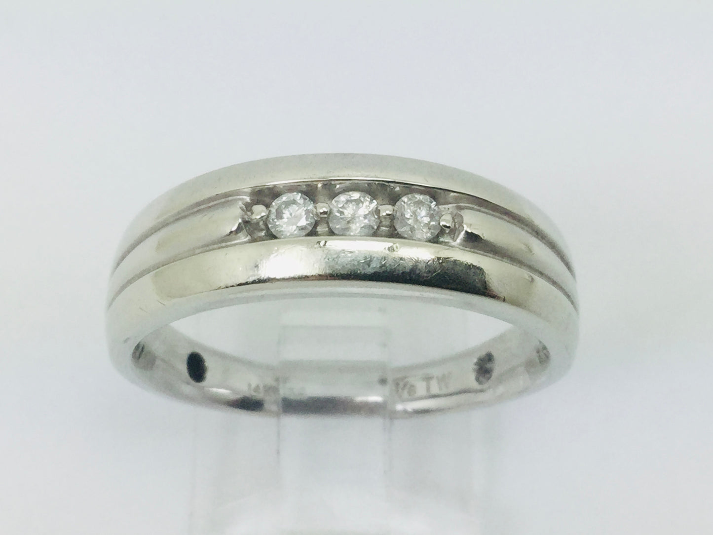 14k White Gold Round Cut 9pt Diamond Row Set Ring