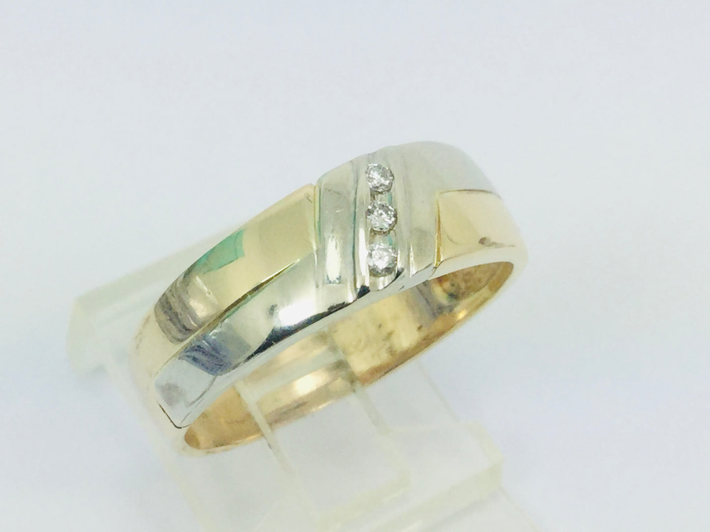 10k Yellow and White Gold Round Cut 4.5pt Diamond Row Set Ring