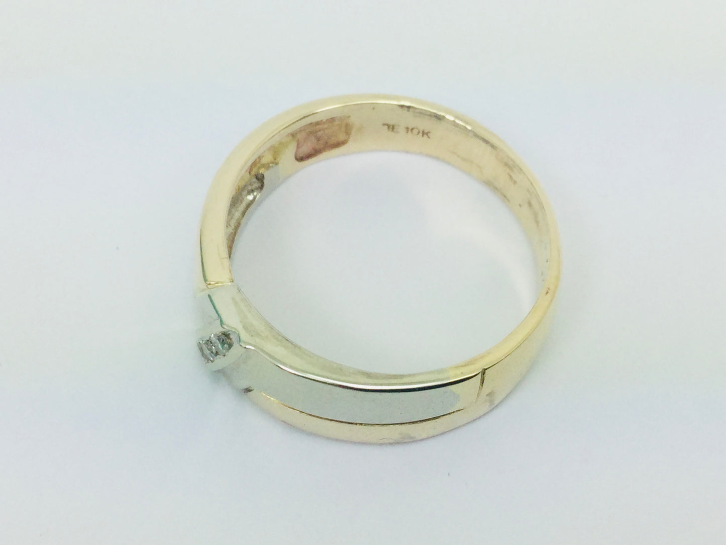 10k Yellow and White Gold Round Cut 4.5pt Diamond Row Set Ring