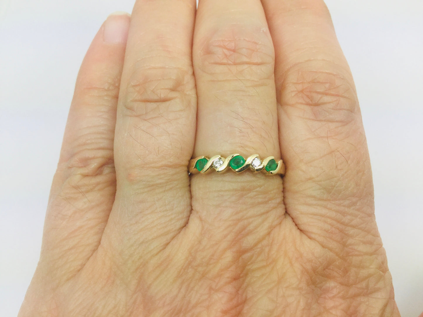10k Yellow Gold Round Cut 18pt Emerald May Birthstone & 6pt Diamond Row Set Ring