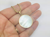 19k Yellow Gold Round Cut Mother of Pearl Pendent & 'S' Link Necklace