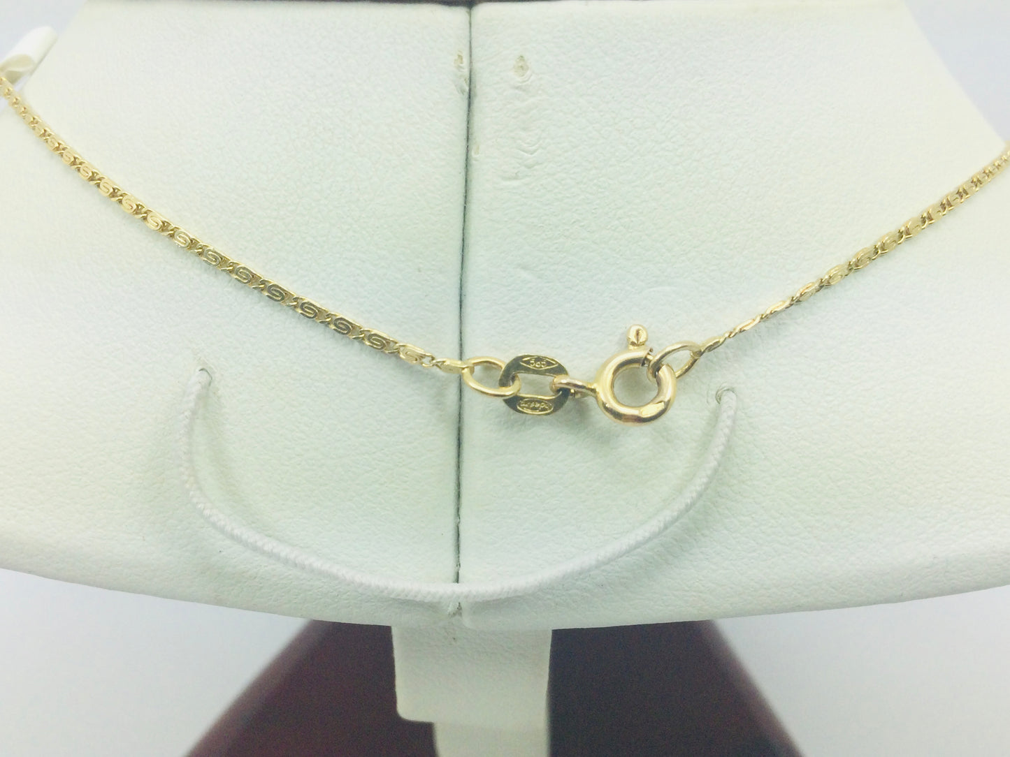 14k Yellow Gold Round Cut 10pt Diamond Solitaire Necklace