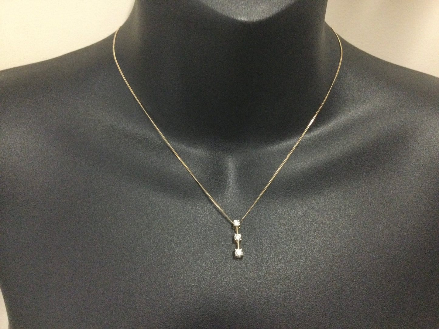 14k Yellow Gold Round Cut 0.45ct Diamond Trinity Row Set Necklace