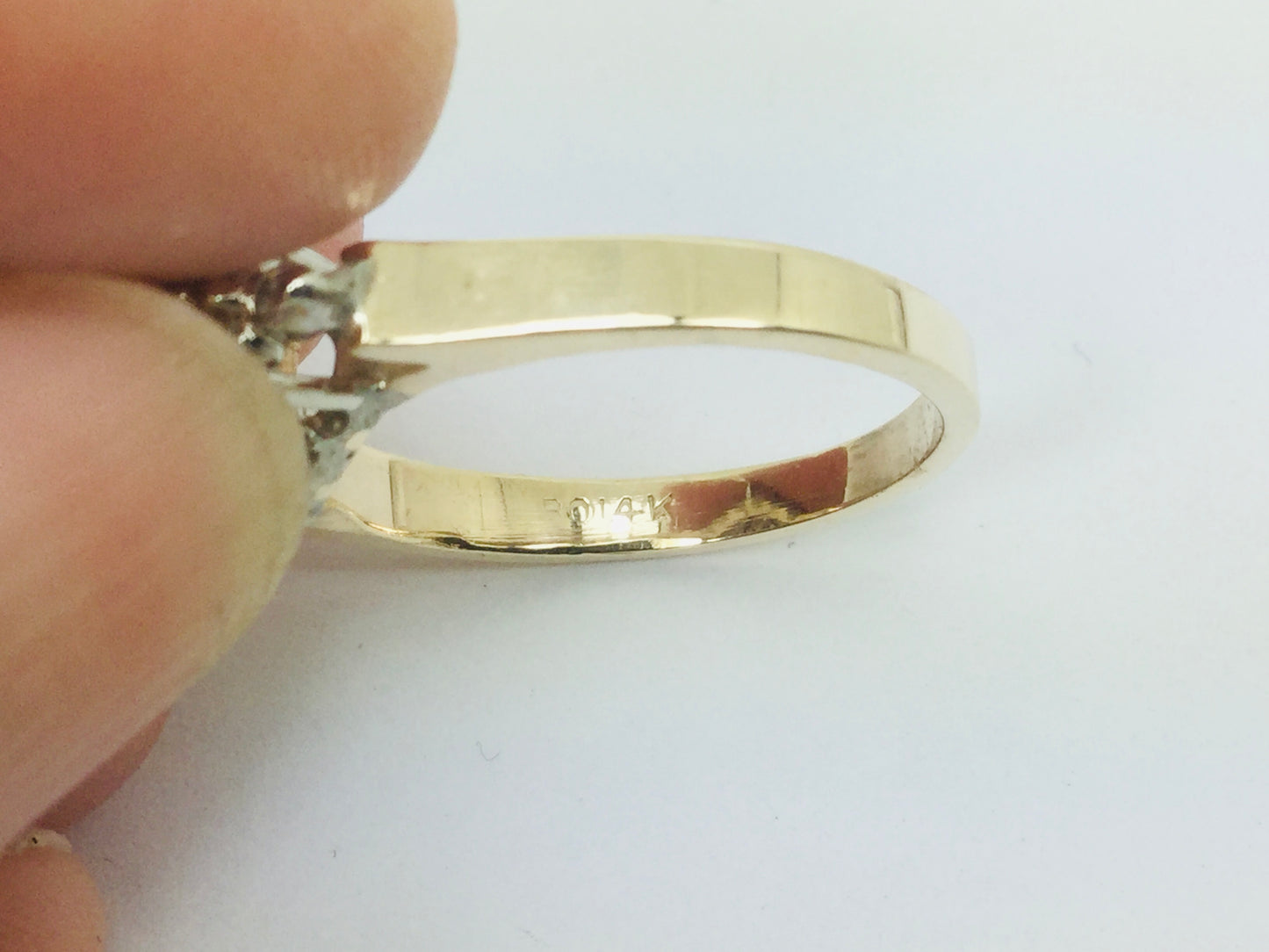 14k Yellow Gold Round Cut 65pt Sapphire & 20pt Diamond Cluster Ring
