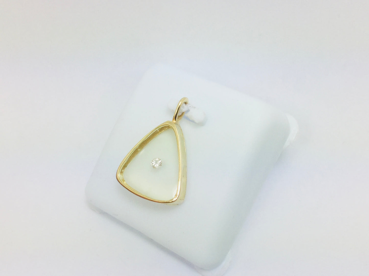 14k Yellow Gold Round Cut 3pt Floating Diamond Triangle Pendent