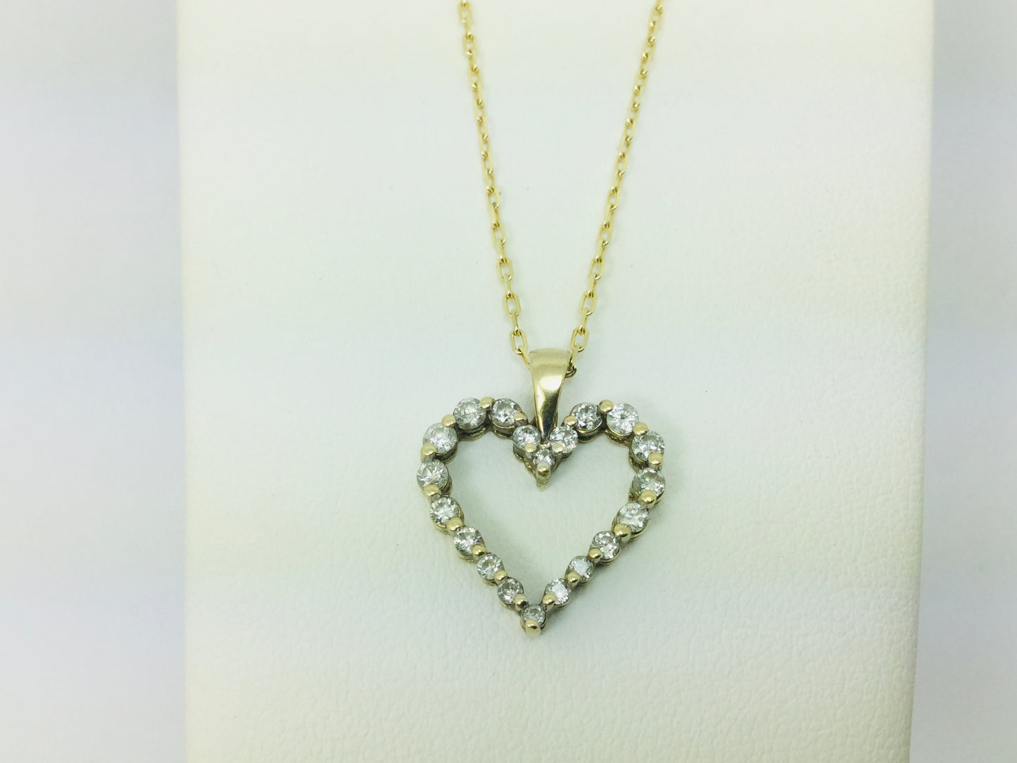 10k Yellow Gold Round Cut 45pt Diamond Heart Pendent