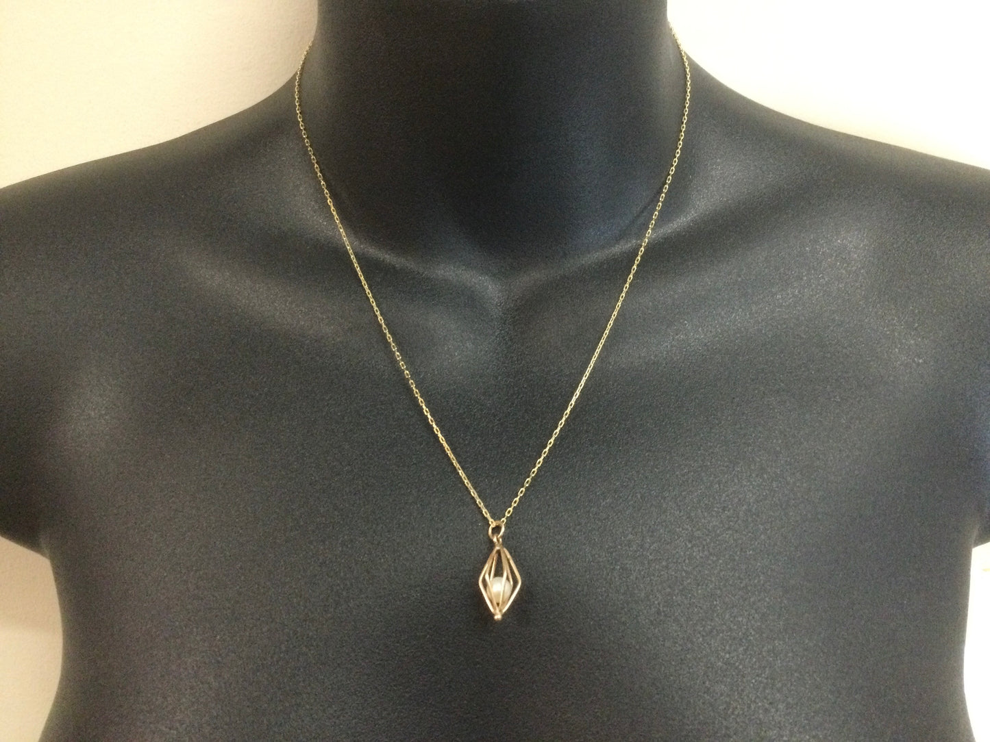 10k Yellow Gold Pearl Pendent