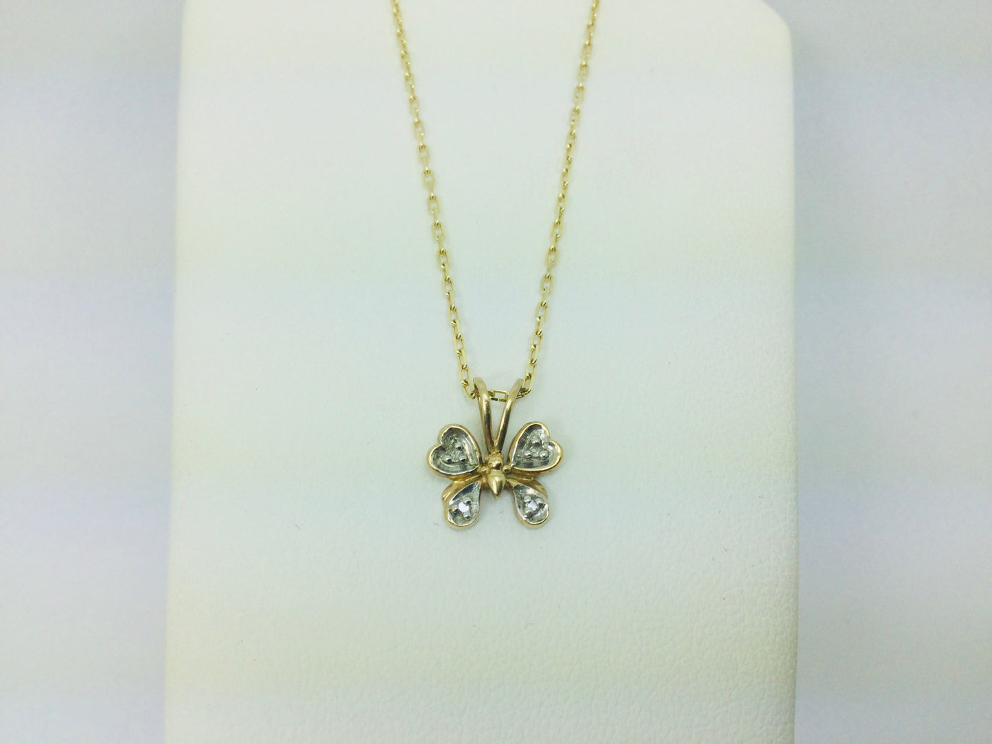 10k Yellow Gold Round Cut 4pt Diamond Butterfly Pendent