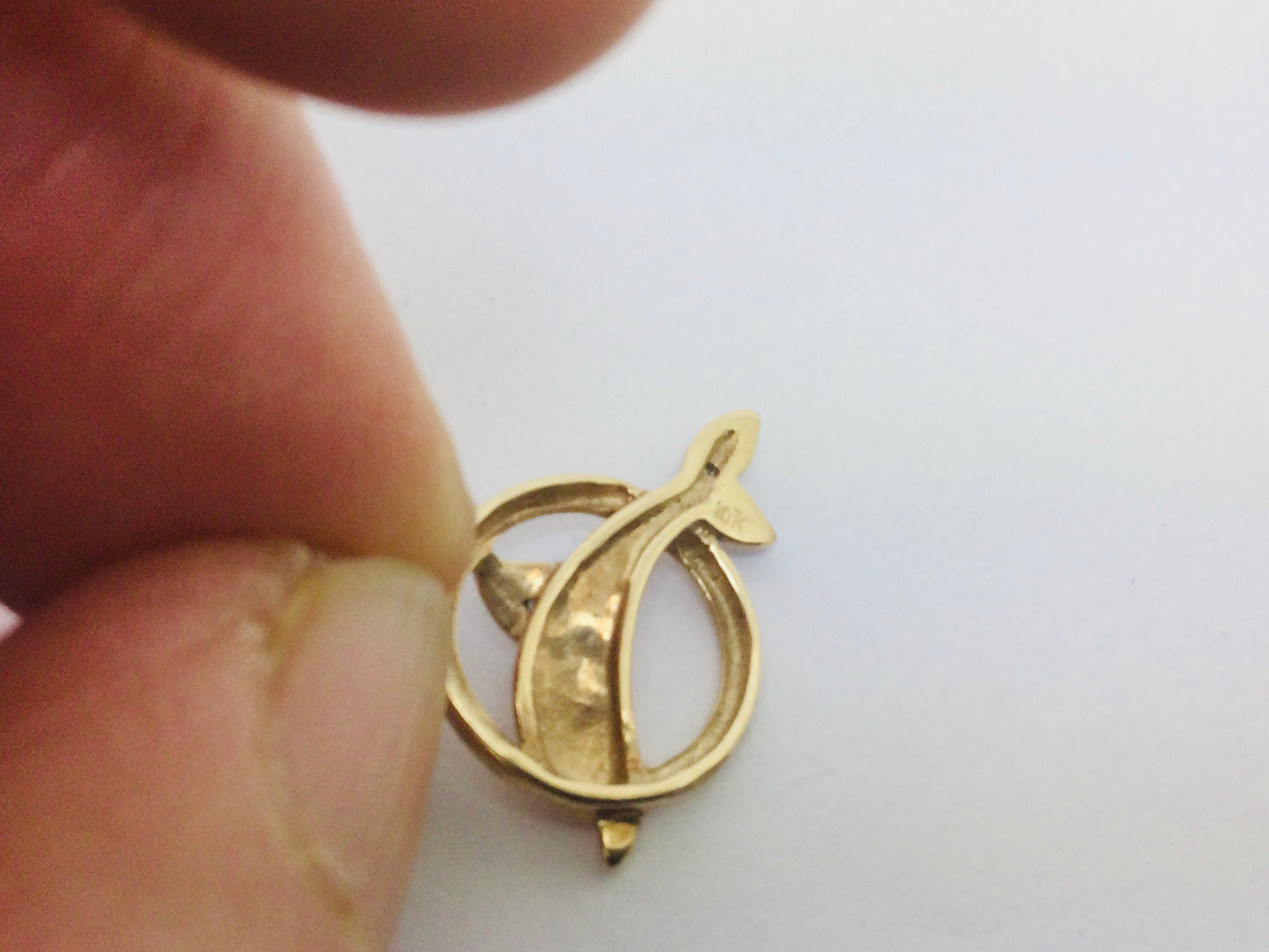 10k Yellow Gold Round Cut 2pt Diamond Dolphin Pendent