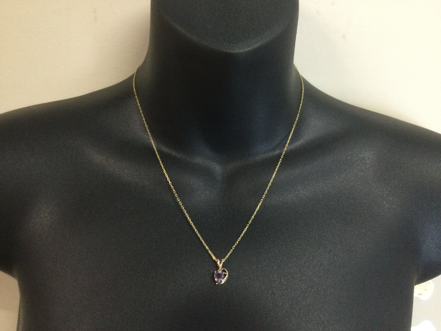 10k Yellow Gold Heart Cut Amethyst & 1pt Diamond Pendent