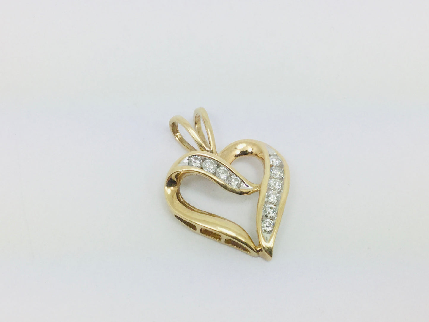 10k Yellow Gold Round Cut 45pt Diamond Heart Pendent