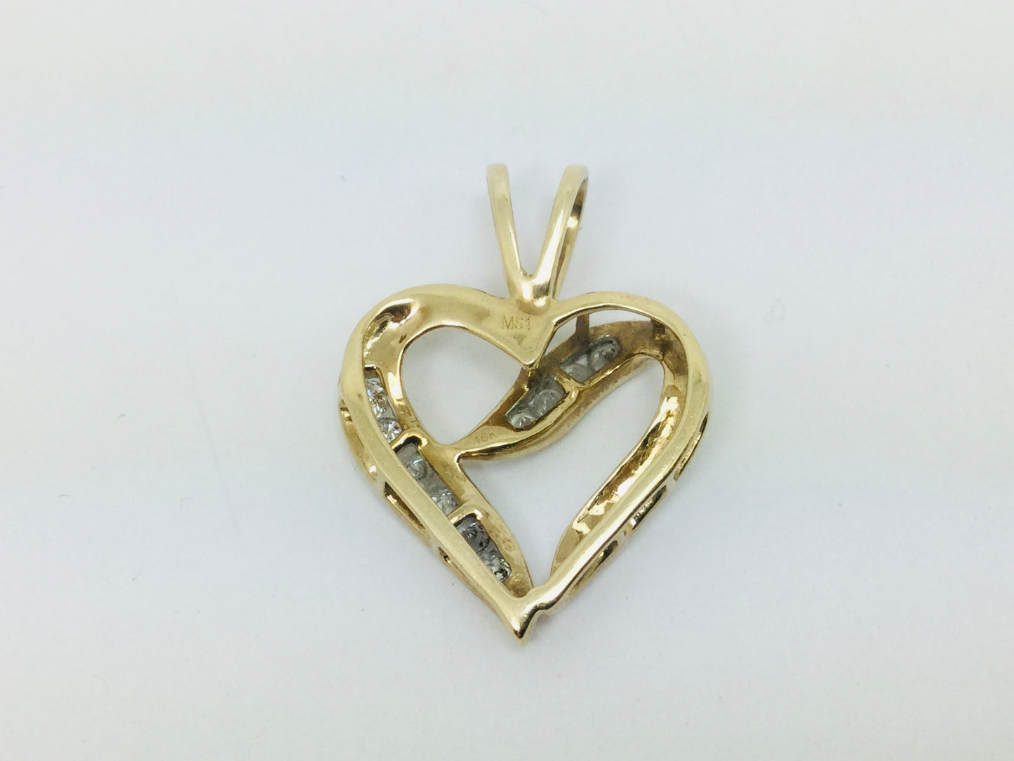10k Yellow Gold Round Cut 45pt Diamond Heart Pendent
