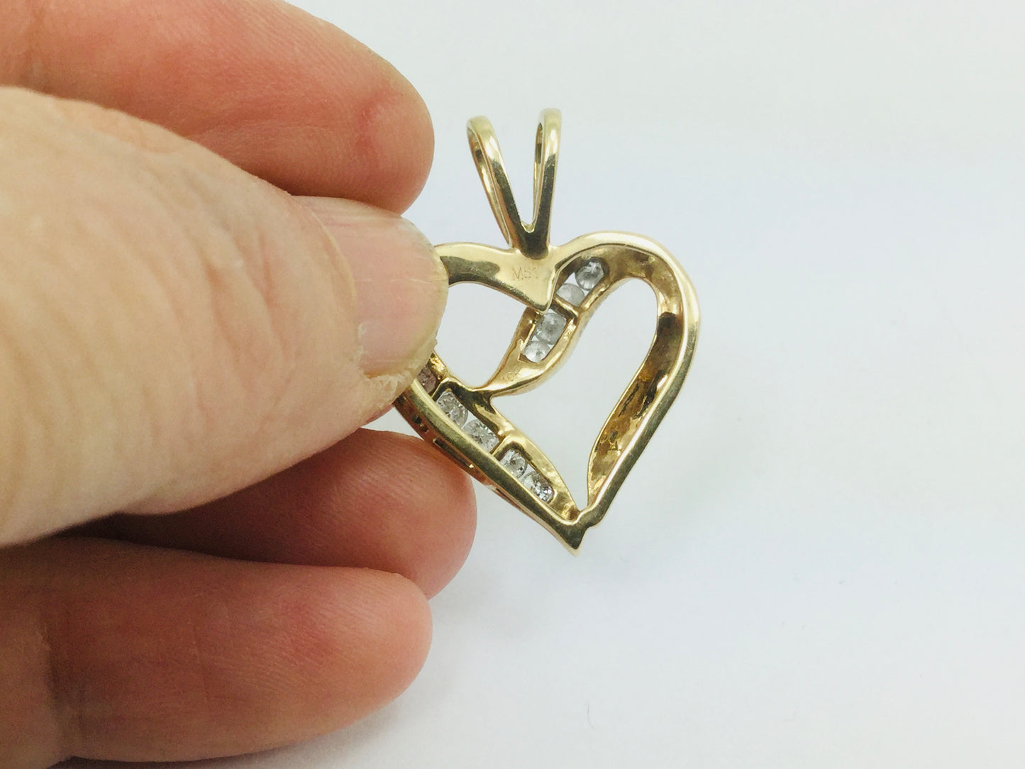 10k Yellow Gold Round Cut 45pt Diamond Heart Pendent