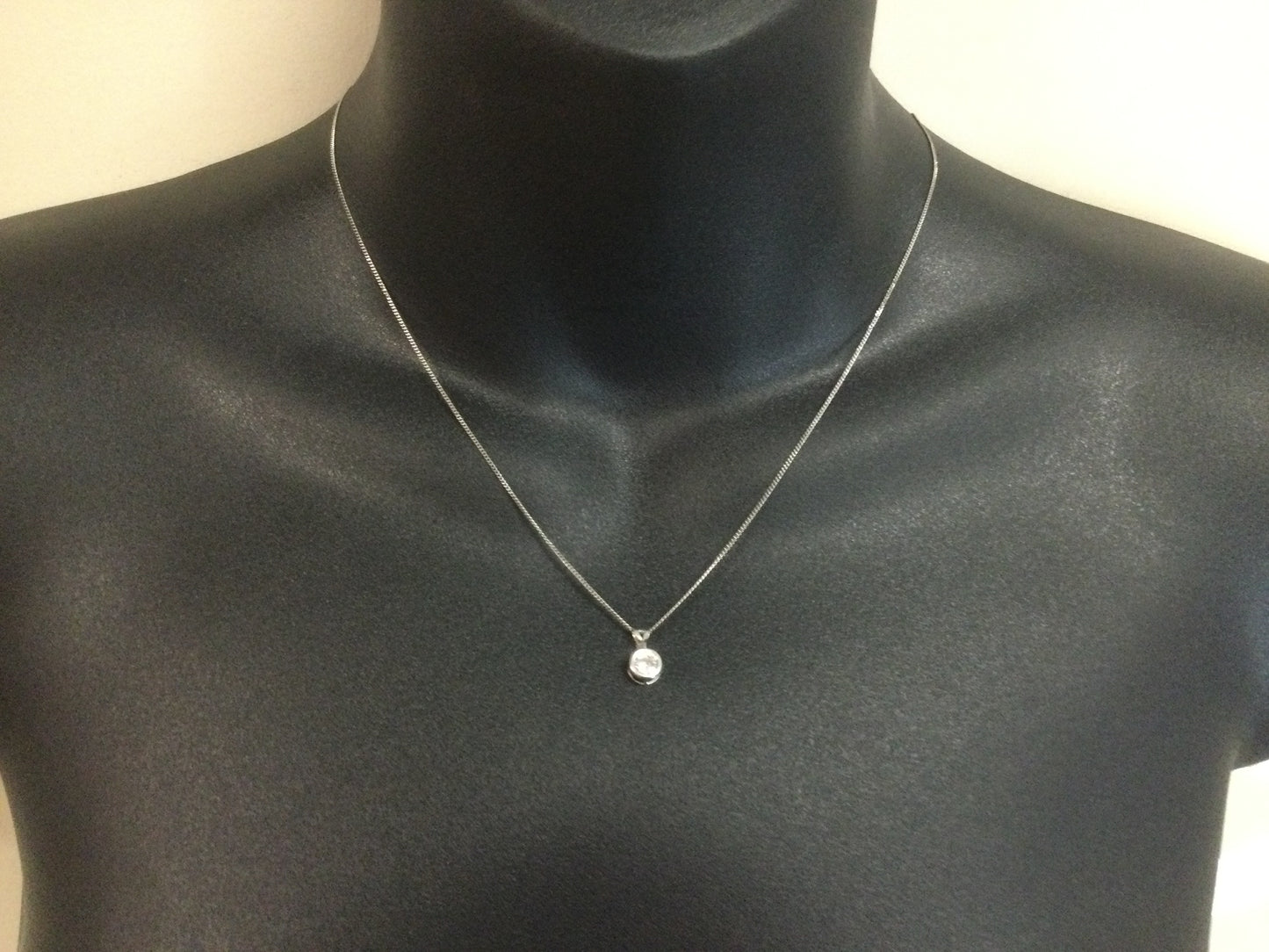 10k White Gold Round Cut Cubic Zirconia (CZ) Solitaire Pendent
