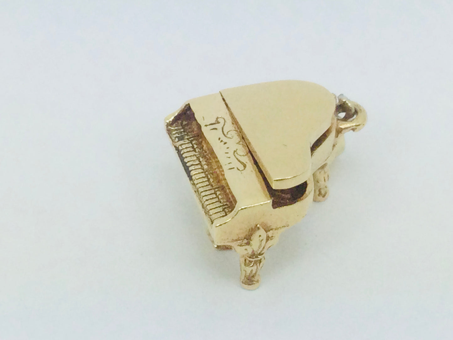 14k Yellow Gold Opening Grand Piano Pendent