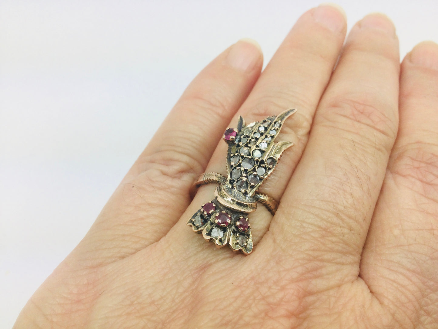 Vintage 10k Yellow Gold Round Cut 40pt Diamond & 28pt Ruby Hand Ring