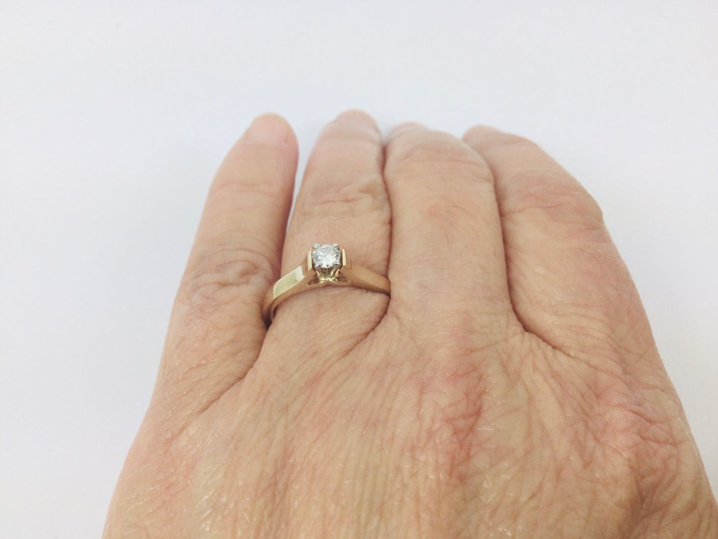 14k Yellow Gold Round Cut 16pt Diamond Solitaire Ring